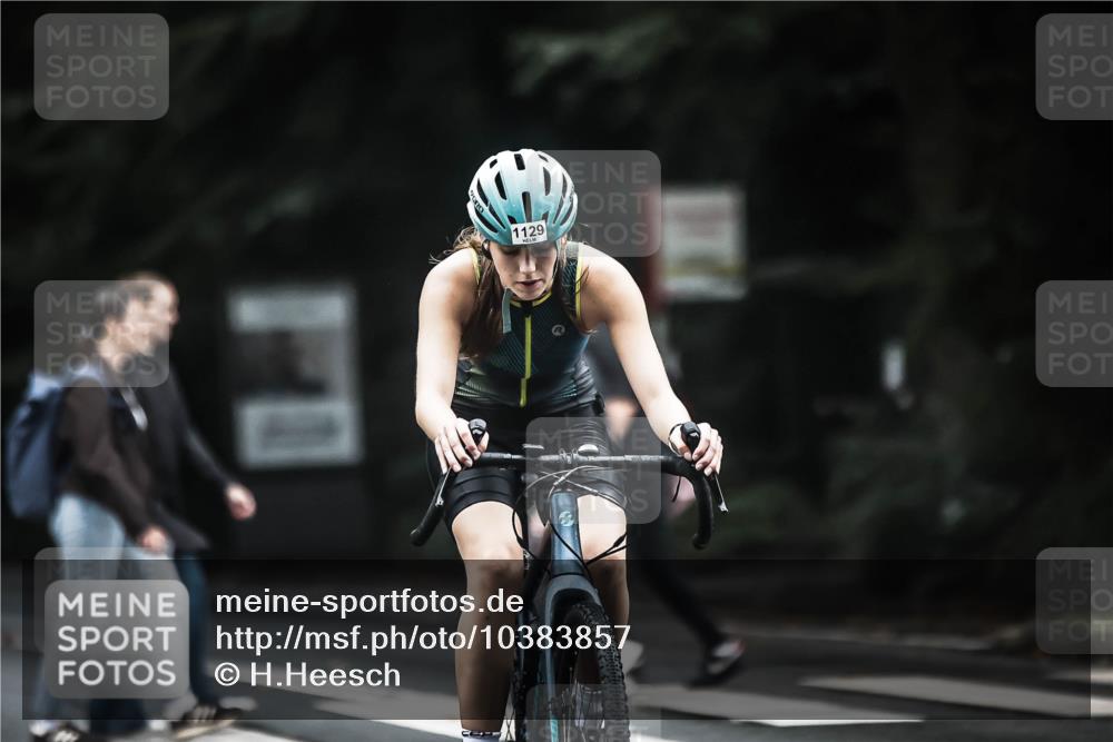 13.09.2026 - Stadtparktriathlon H.Heesch http://msf.ph/oto/10383857 13.09.2026 12:33:39 Radfahren 1129 meine-sportfotos.de