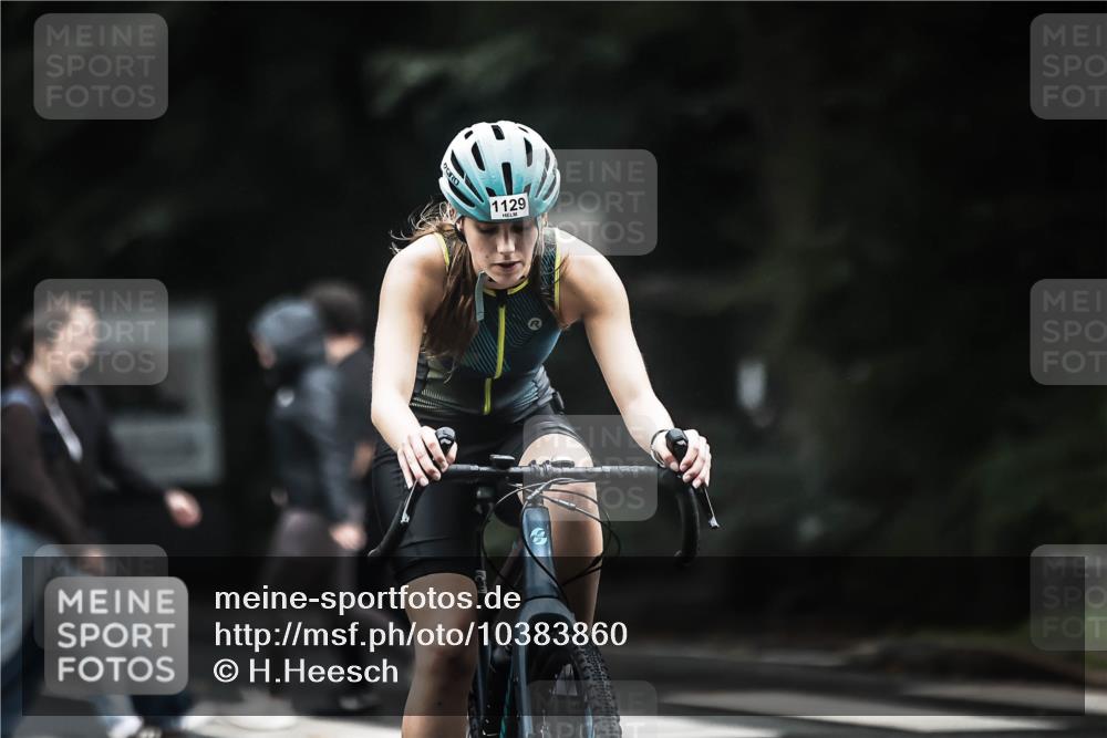 13.09.2026 - Stadtparktriathlon H.Heesch http://msf.ph/oto/10383860 13.09.2026 12:33:39 Radfahren 1129 meine-sportfotos.de