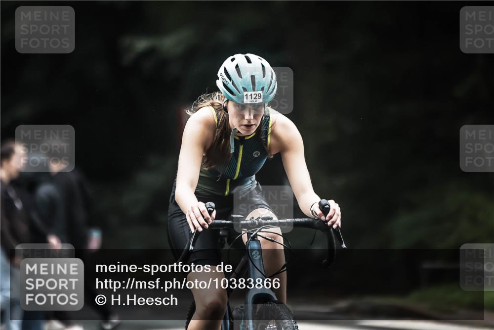 13.09.2026 - Stadtparktriathlon H.Heesch http://msf.ph/oto/10383866 13.09.2026 12:33:40 Radfahren 1008, 1117, 1129 meine-sportfotos.de
