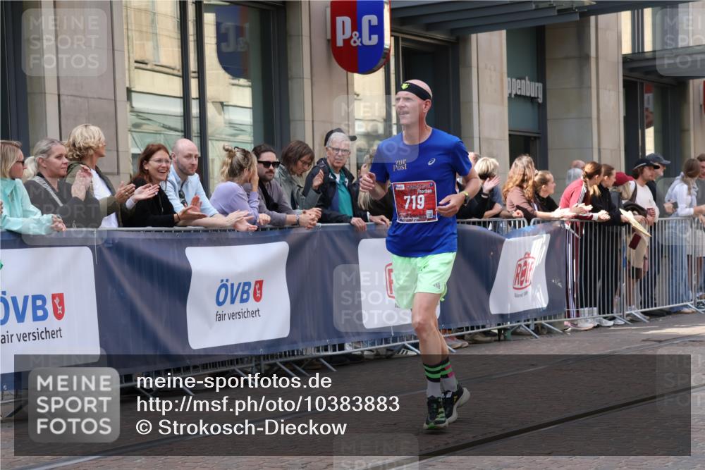 13.09.2026 - 21. swb-Marathon Bremen Strokosch-Dieckow http://msf.ph/oto/10383883 13.09.2026 12:49:53 Ziel 520, 547, 7692, 719, 968 meine-sportfotos.de