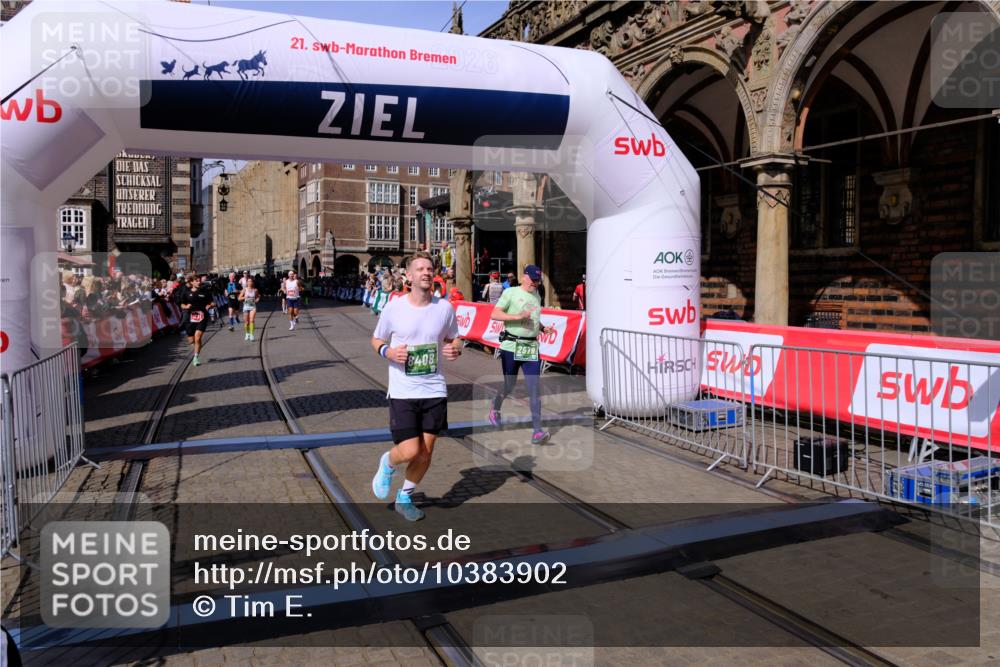 13.09.2026 - 21. swb-Marathon Bremen Tim E. http://msf.ph/oto/10383902 13.09.2026 13:21:36 Ziel 226, 2979, 3120, 3202, 3534, 4165, 4234, 4445, 4484, 4519, 4734, 6357, 6862, 8323, 8408, 8791, 8923, 9267, 9268, 9514, 9722, 9900 meine-sportfotos.de