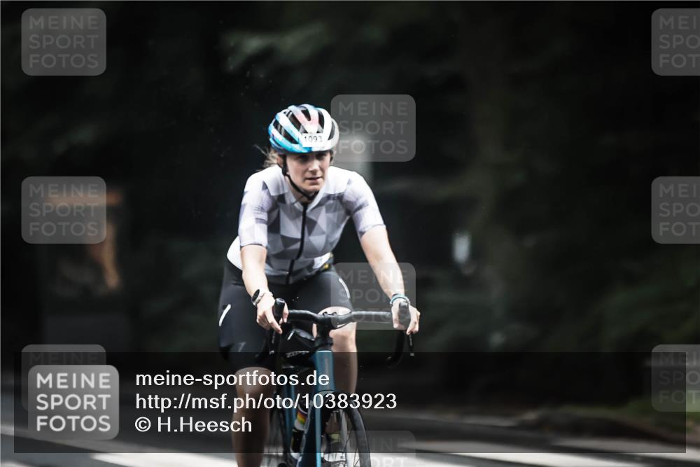 13.09.2026 - Stadtparktriathlon H.Heesch http://msf.ph/oto/10383923 13.09.2026 12:33:51 Radfahren 1008, 1086, 1093, 1099, 1117, 1131, 1147 meine-sportfotos.de
