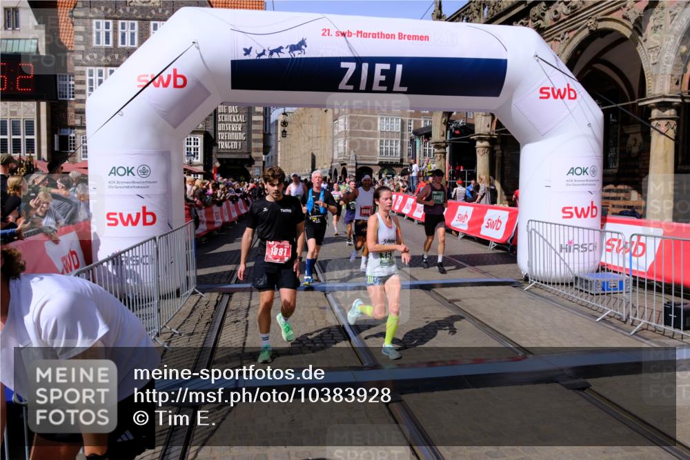 13.09.2026 - 21. swb-Marathon Bremen Tim E. http://msf.ph/oto/10383928 13.09.2026 13:21:41 Ziel 226, 2904, 2979, 3120, 3202, 3534, 3655, 4165, 4234, 4445, 4484, 4519, 6862, 8184, 8270, 8408, 8730, 8791, 8923, 9048, 9514, 9722, 9900 meine-sportfotos.de