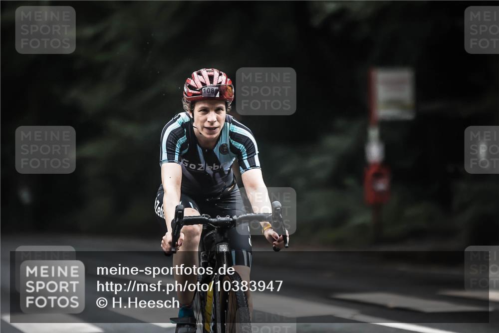 13.09.2026 - Stadtparktriathlon H.Heesch http://msf.ph/oto/10383947 13.09.2026 12:33:53 Radfahren 1086, 1093, 1099, 1131, 1147 meine-sportfotos.de