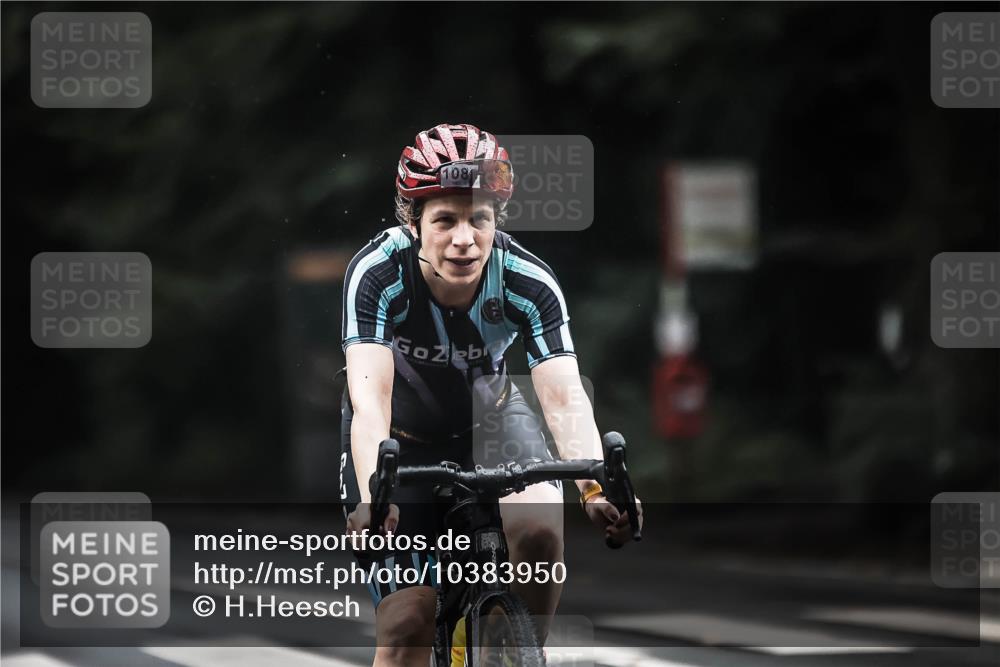 13.09.2026 - Stadtparktriathlon H.Heesch http://msf.ph/oto/10383950 13.09.2026 12:33:53 Radfahren 1086, 1093, 1099, 1131, 1147 meine-sportfotos.de