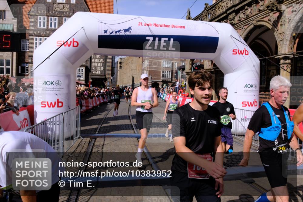 13.09.2026 - 21. swb-Marathon Bremen Tim E. http://msf.ph/oto/10383952 13.09.2026 13:21:43 Ziel 226, 1130, 2904, 2979, 3120, 3202, 3435, 3534, 3655, 4165, 4234, 4445, 4484, 4519, 6862, 8184, 8270, 8384, 8730, 8923, 9048, 9514, 9722, 9900 meine-sportfotos.de