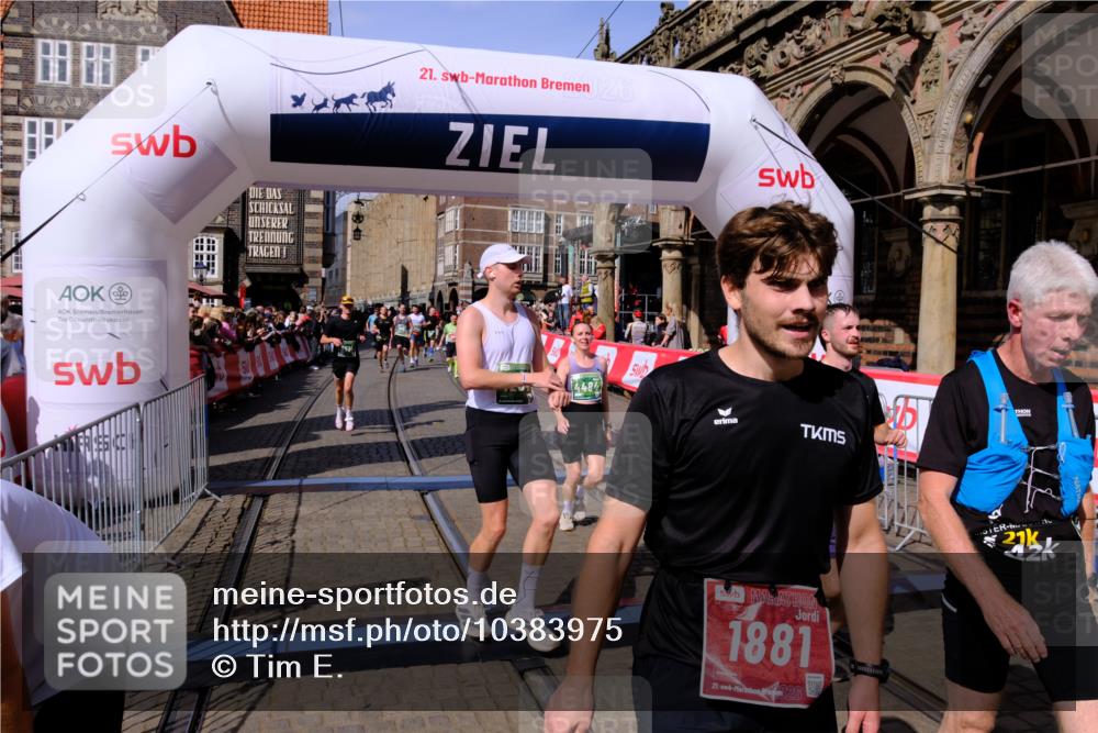13.09.2026 - 21. swb-Marathon Bremen Tim E. http://msf.ph/oto/10383975 13.09.2026 13:21:44 Ziel 1130, 2904, 3120, 3202, 3435, 3534, 3655, 4165, 4234, 4445, 4484, 4519, 5542, 6862, 8184, 8270, 8384, 8730, 8923, 9048, 9514, 9722, 9900, 13145 meine-sportfotos.de