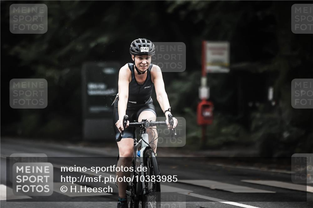13.09.2026 - Stadtparktriathlon H.Heesch http://msf.ph/oto/10383985 13.09.2026 12:33:57 Radfahren 1086, 1139, 1147, 1161 meine-sportfotos.de