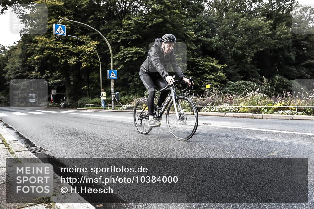 13.09.2026 - Stadtparktriathlon H.Heesch http://msf.ph/oto/10384000 13.09.2026 11:17:43 Radfahren 660, 814, 1797 meine-sportfotos.de