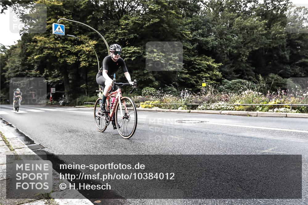 13.09.2026 - Stadtparktriathlon H.Heesch http://msf.ph/oto/10384012 13.09.2026 11:17:57 Radfahren 655, 766, 1798 meine-sportfotos.de