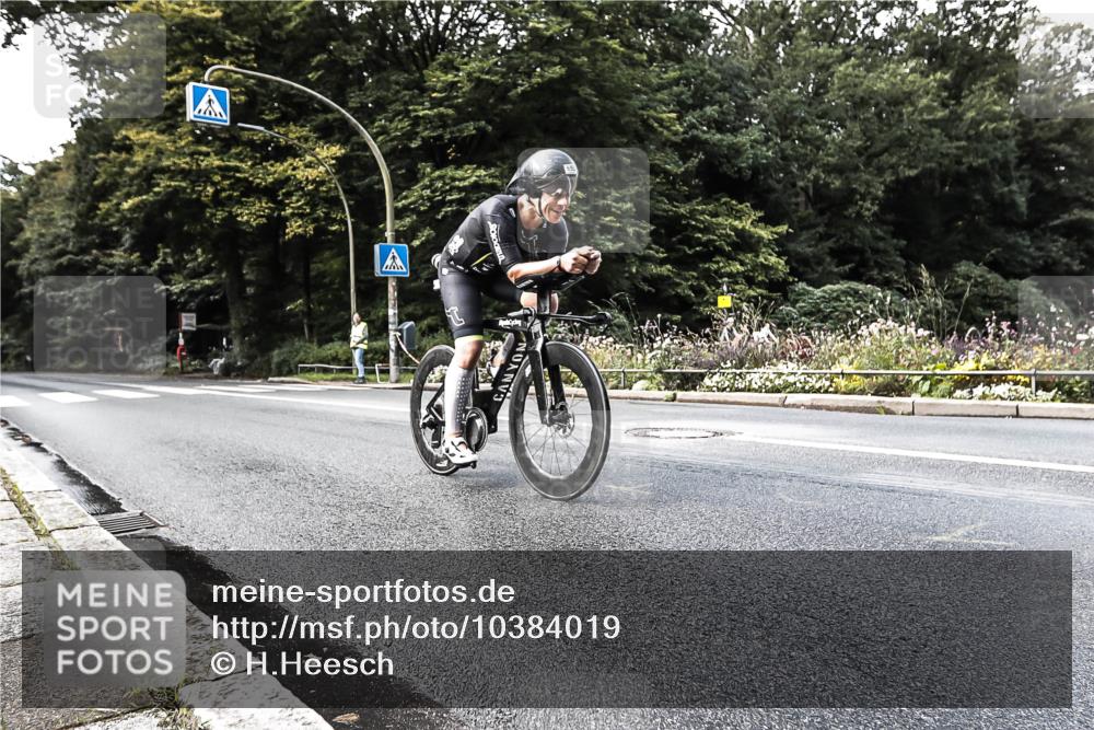 13.09.2026 - Stadtparktriathlon H.Heesch http://msf.ph/oto/10384019 13.09.2026 11:17:58 Radfahren 655, 766, 1798 meine-sportfotos.de