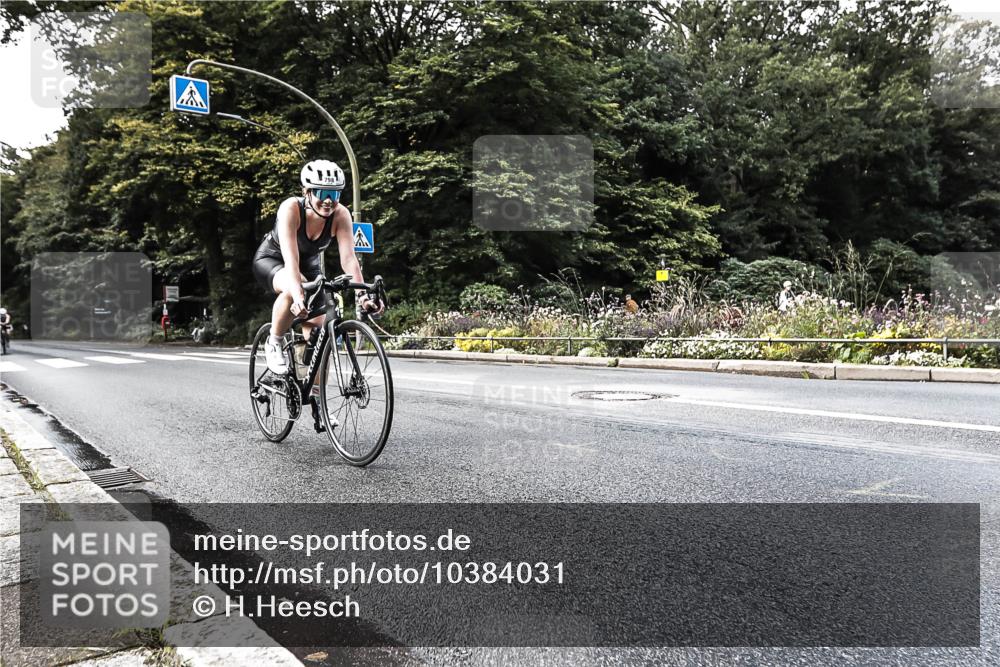 13.09.2026 - Stadtparktriathlon H.Heesch http://msf.ph/oto/10384031 13.09.2026 11:18:21 Radfahren 746, 798, 801 meine-sportfotos.de
