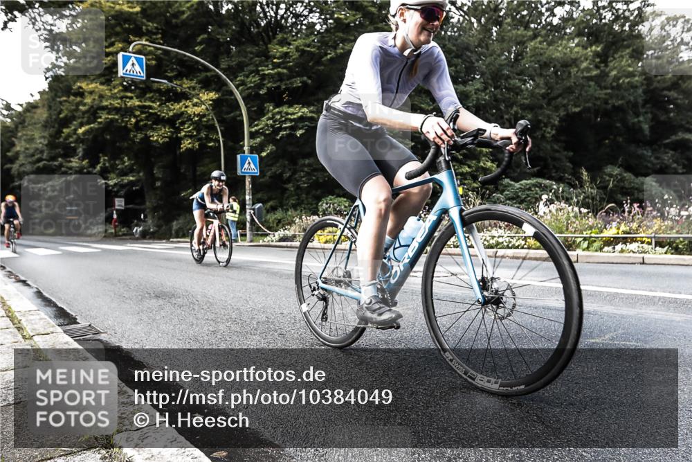 13.09.2026 - Stadtparktriathlon H.Heesch http://msf.ph/oto/10384049 13.09.2026 11:18:30 Radfahren 647, 730, 792, 820 meine-sportfotos.de