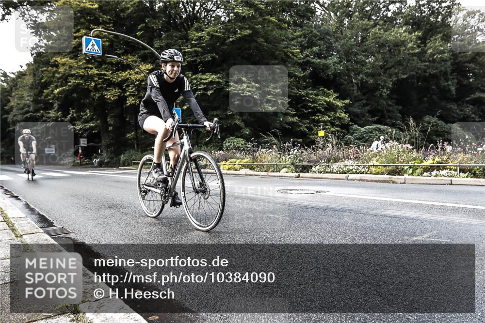 13.09.2026 - Stadtparktriathlon H.Heesch http://msf.ph/oto/10384090 13.09.2026 11:18:37 Radfahren 573, 610, 718, 786, 821 meine-sportfotos.de