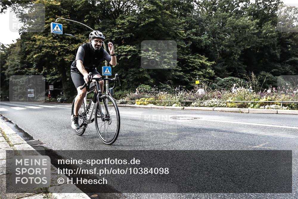 13.09.2026 - Stadtparktriathlon H.Heesch http://msf.ph/oto/10384098 13.09.2026 11:18:40 Radfahren 573, 610, 786 meine-sportfotos.de
