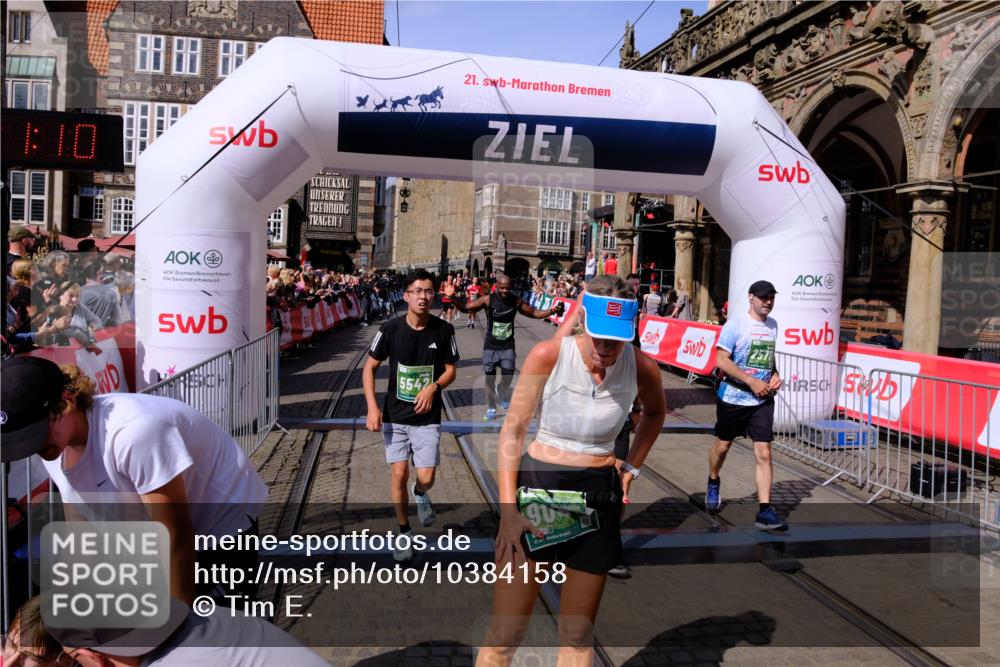 13.09.2026 - 21. swb-Marathon Bremen Tim E. http://msf.ph/oto/10384158 13.09.2026 13:21:59 Ziel 572, 1130, 1254, 2088, 2397, 2570, 3290, 3435, 3655, 3695, 3930, 3934, 4735, 5542, 6865, 6976, 7176, 8270, 8384, 8947, 9048, 9059, 9421, 10120, 13145 meine-sportfotos.de