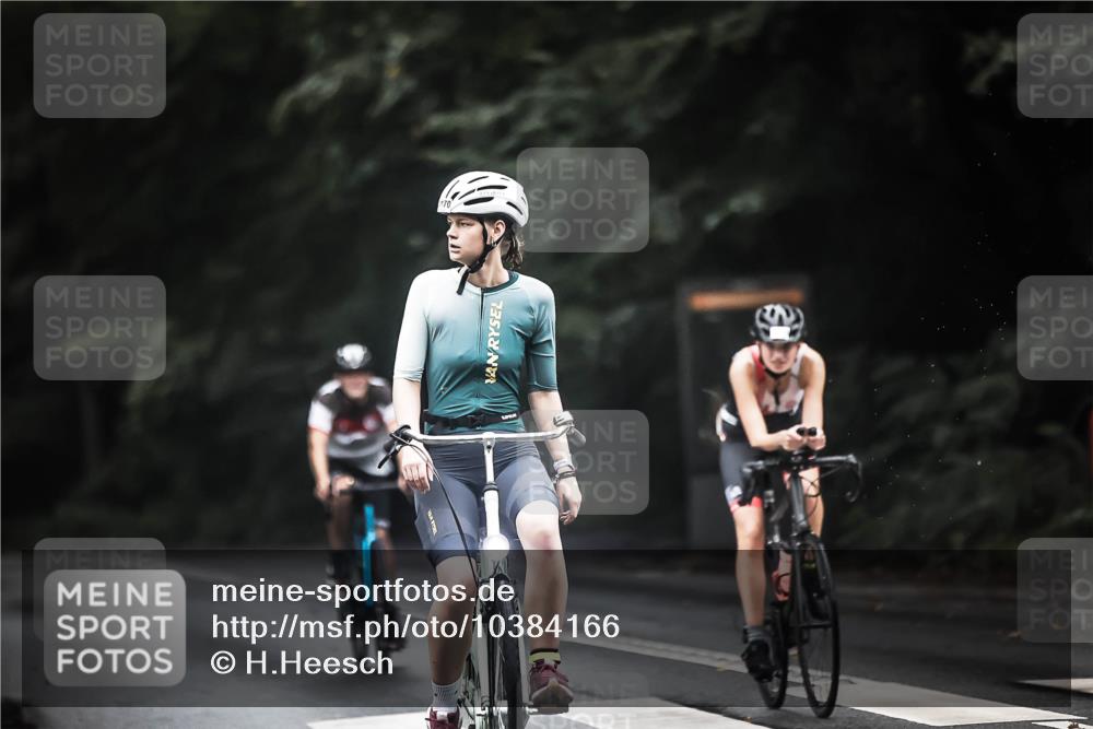 13.09.2026 - Stadtparktriathlon H.Heesch http://msf.ph/oto/10384166 13.09.2026 12:34:18 Radfahren 1029, 1043, 1096, 1104, 1141, 1145, 1170, 1187 meine-sportfotos.de