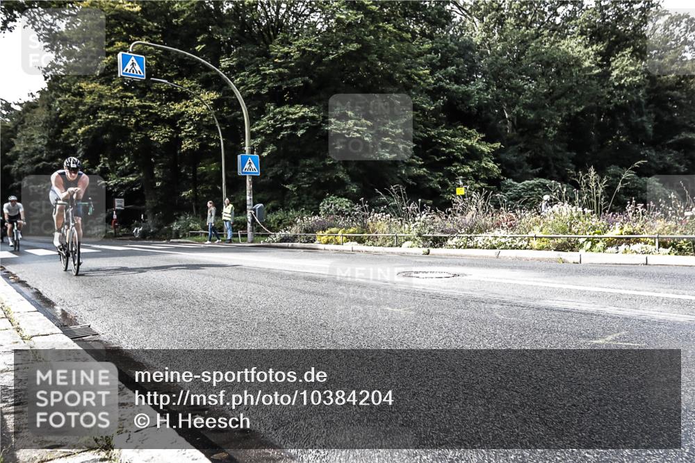 13.09.2026 - Stadtparktriathlon H.Heesch http://msf.ph/oto/10384204 13.09.2026 11:18:56 Radfahren 685, 694 meine-sportfotos.de