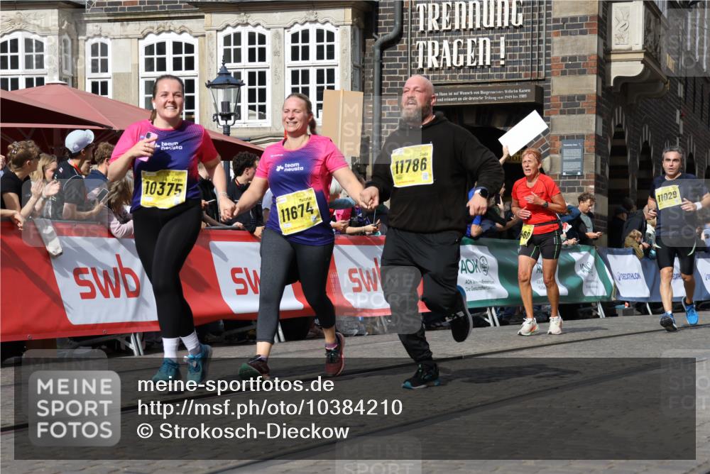 13.09.2026 - 21. swb-Marathon Bremen Strokosch-Dieckow http://msf.ph/oto/10384210 13.09.2026 11:06:19 Ziel 10018, 10204, 10305, 10375, 10382, 10619, 10662, 11132, 11156, 11164, 11477, 11674, 11775, 11786, 12186, 12378, 12486, 12523, 12528, 10852, 10853, 11021, 11028, 11240, 11340, 11374, 11432, 11729, 12217, 12485 meine-sportfotos.de