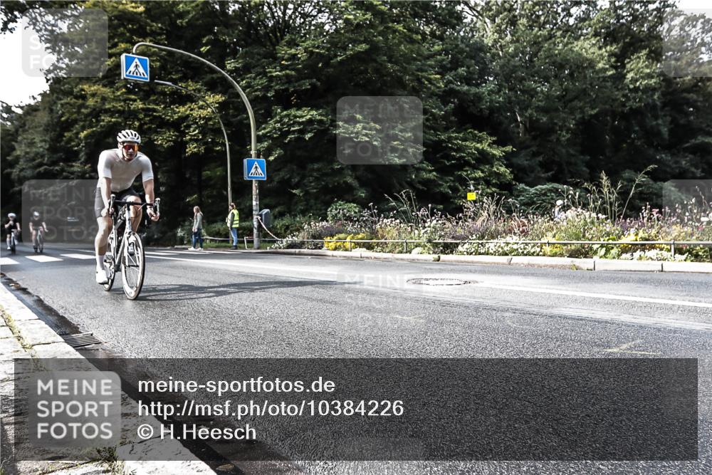 13.09.2026 - Stadtparktriathlon H.Heesch http://msf.ph/oto/10384226 13.09.2026 11:18:58 Radfahren 685, 694, 710, 778 meine-sportfotos.de