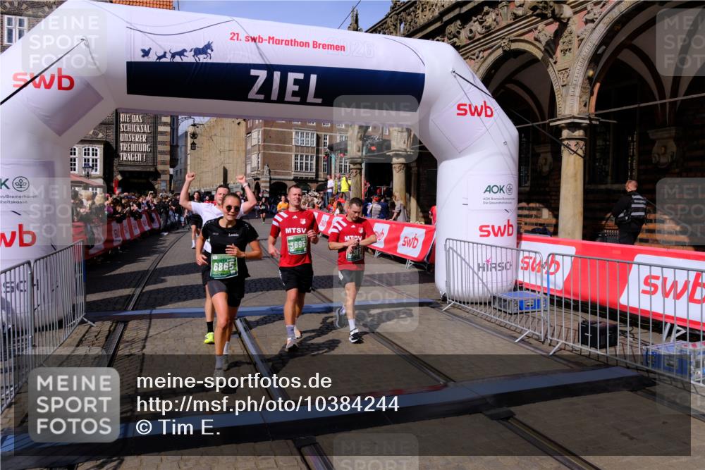 13.09.2026 - 21. swb-Marathon Bremen Tim E. http://msf.ph/oto/10384244 13.09.2026 13:22:05 Ziel 572, 1209, 1254, 2088, 2397, 2570, 3290, 3338, 3695, 3774, 3930, 3934, 4581, 4735, 6865, 6976, 7098, 7176, 8438, 8947, 9059, 9421, 10120 meine-sportfotos.de