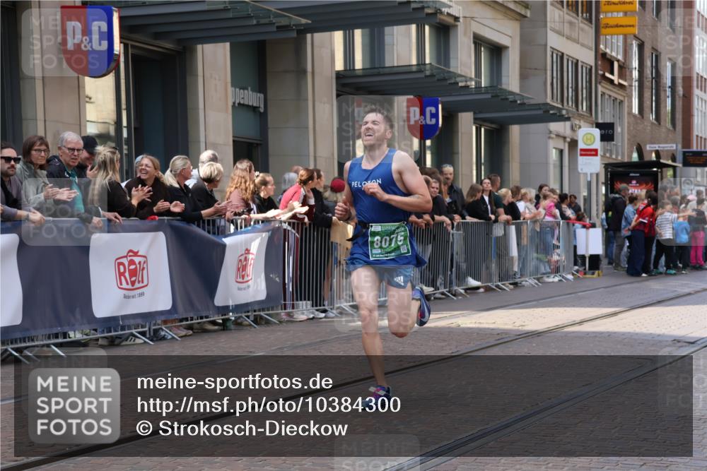 13.09.2026 - 21. swb-Marathon Bremen Strokosch-Dieckow http://msf.ph/oto/10384300 13.09.2026 12:50:24 Ziel 668, 1214, 8075, 520, 4232, 7692 meine-sportfotos.de