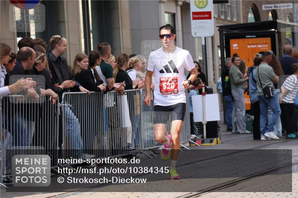 13.09.2026 - 21. swb-Marathon Bremen Strokosch-Dieckow http://msf.ph/oto/10384345 13.09.2026 12:50:30 Ziel 668, 1214, 8075, 520, 4232, 7692, 8075 meine-sportfotos.de