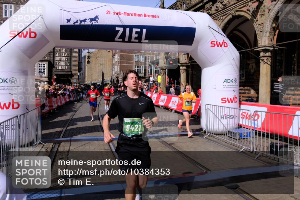 13.09.2026 - 21. swb-Marathon Bremen Tim E. http://msf.ph/oto/10384353 13.09.2026 13:22:09 Ziel 141, 572, 1209, 1254, 2051, 2397, 3290, 3338, 3695, 3774, 3934, 4581, 4735, 5193, 6865, 6976, 7098, 8438, 8947, 9059, 9421, 9599, 10120 meine-sportfotos.de