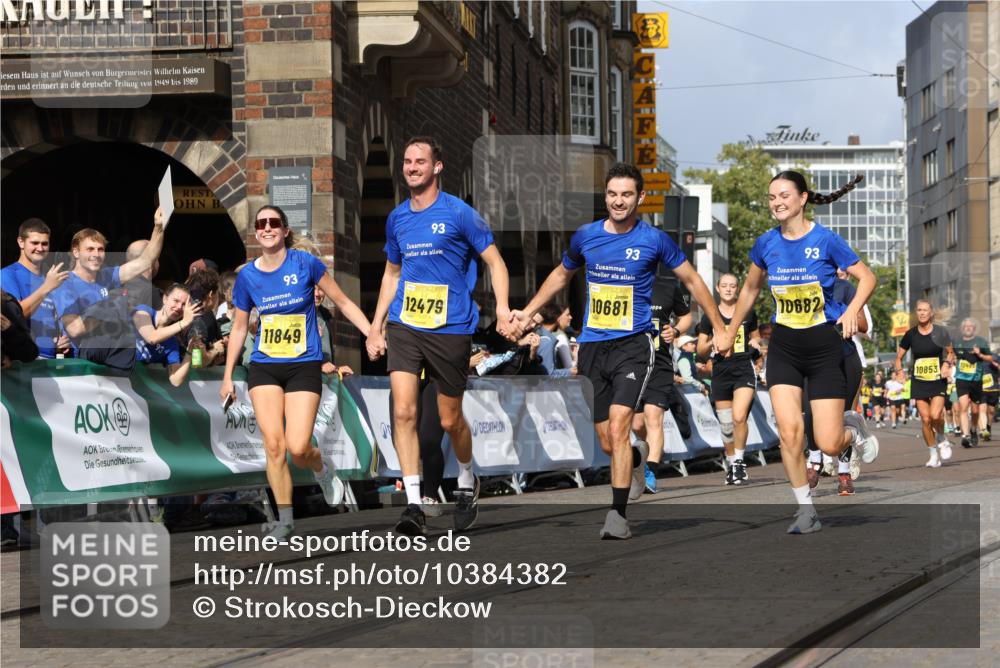 13.09.2026 - 21. swb-Marathon Bremen Strokosch-Dieckow http://msf.ph/oto/10384382 13.09.2026 11:06:27 Ziel 10204, 10375, 10619, 10662, 11029, 11132, 11156, 11460, 11674, 11690, 11775, 11786, 12186, 12486, 10323, 10654, 10795, 10849, 10989, 11021, 11240, 12146, 12485 meine-sportfotos.de