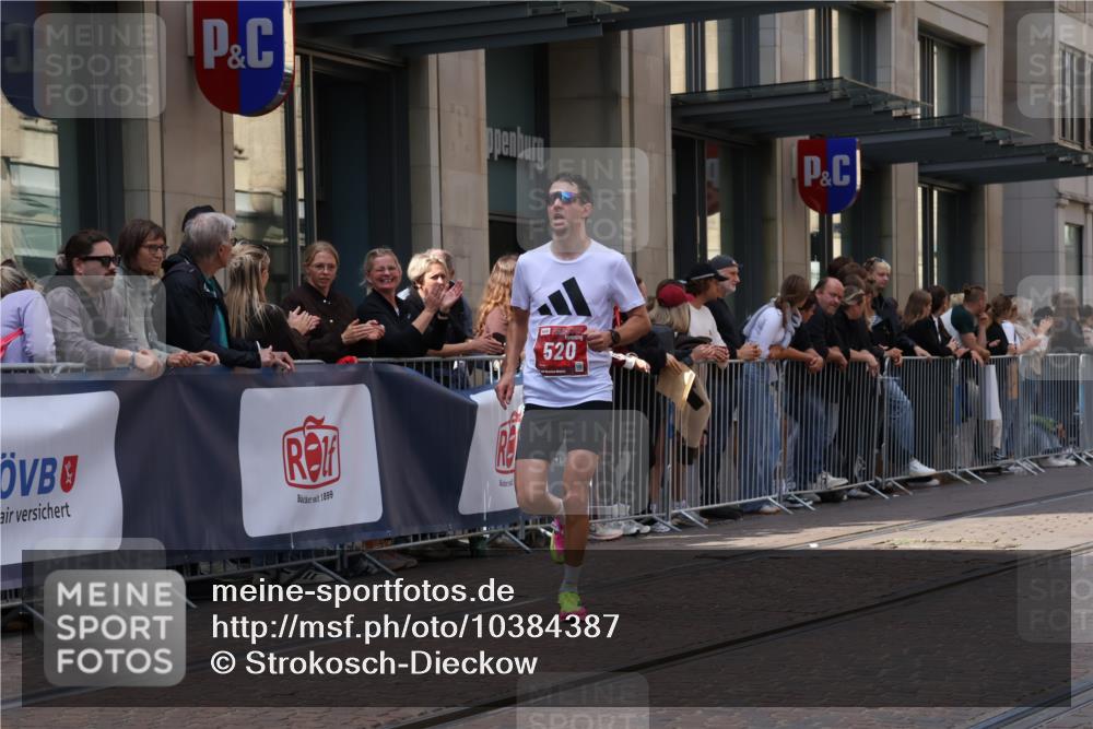 13.09.2026 - 21. swb-Marathon Bremen Strokosch-Dieckow http://msf.ph/oto/10384387 13.09.2026 12:50:33 Ziel 668, 1214, 1639, 520, 4232, 7692, 8075 meine-sportfotos.de