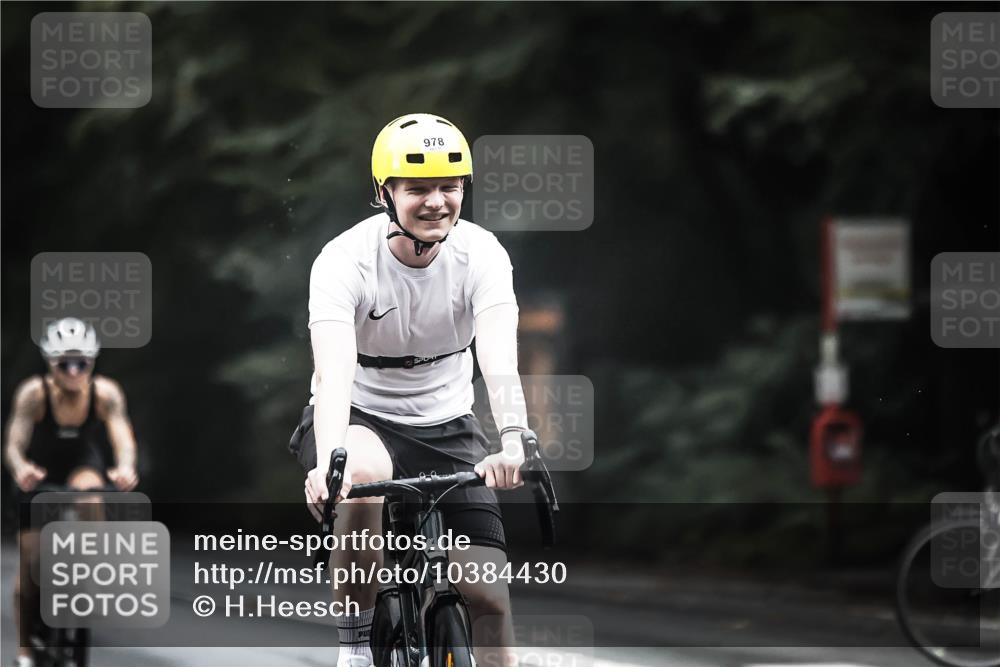 13.09.2026 - Stadtparktriathlon H.Heesch http://msf.ph/oto/10384430 13.09.2026 12:34:51 Radfahren 978, 1062, 1063, 1177, 1178, 1234 meine-sportfotos.de