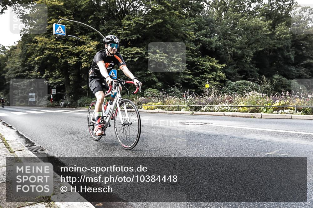 13.09.2026 - Stadtparktriathlon H.Heesch http://msf.ph/oto/10384448 13.09.2026 11:20:04 Radfahren 666, 785 meine-sportfotos.de