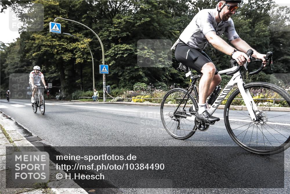 13.09.2026 - Stadtparktriathlon H.Heesch http://msf.ph/oto/10384490 13.09.2026 11:20:33 Radfahren 633, 643, 670, 815 meine-sportfotos.de