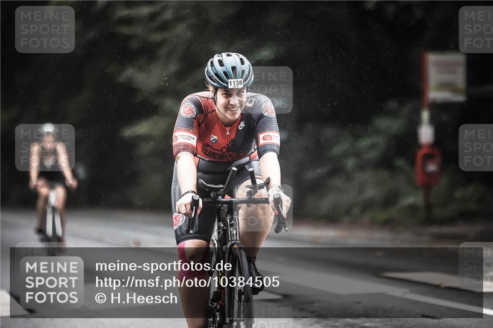 13.09.2026 - Stadtparktriathlon H.Heesch http://msf.ph/oto/10384505 13.09.2026 12:36:50 Radfahren 1081, 1138, 1252 meine-sportfotos.de