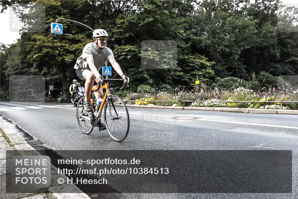 13.09.2026 - Stadtparktriathlon H.Heesch http://msf.ph/oto/10384513 13.09.2026 11:20:44 Radfahren 594, 641, 824 meine-sportfotos.de