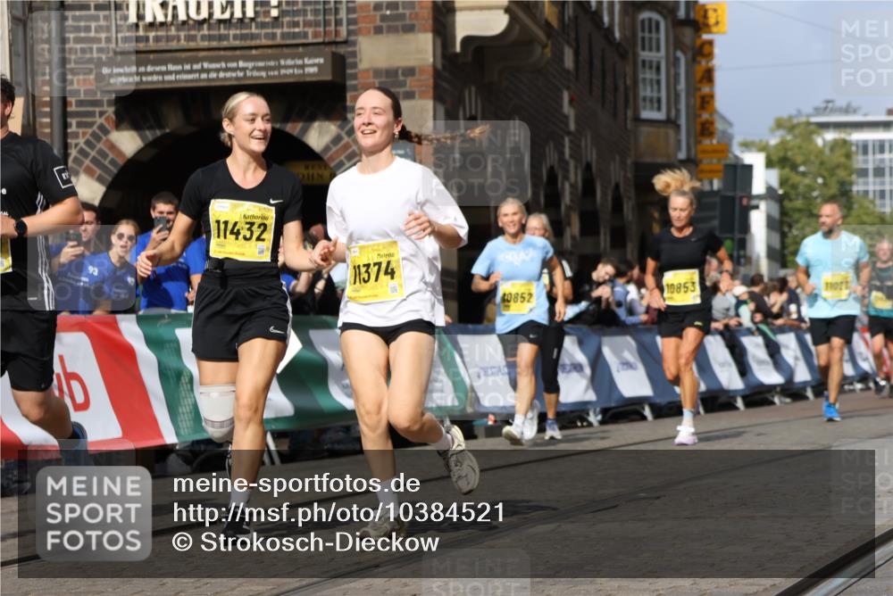 13.09.2026 - 21. swb-Marathon Bremen Strokosch-Dieckow http://msf.ph/oto/10384521 13.09.2026 11:06:32 Ziel 10204, 10375, 10376, 10662, 10681, 10682, 11029, 11156, 11340, 11374, 11432, 11460, 11674, 11690, 11775, 11786, 11849, 12479, 12486, 10323, 10654, 10795, 10849, 10989, 11021, 11066, 11370, 12146, 12219 meine-sportfotos.de
