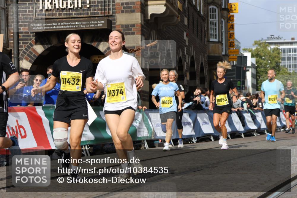 13.09.2026 - 21. swb-Marathon Bremen Strokosch-Dieckow http://msf.ph/oto/10384535 13.09.2026 11:06:32 Ziel 10204, 10375, 10376, 10662, 10681, 10682, 11029, 11156, 11340, 11374, 11432, 11460, 11674, 11690, 11775, 11786, 11849, 12479, 12486, 10323, 10654, 10795, 10849, 10989, 11021, 11066, 11370, 12146, 12219 meine-sportfotos.de