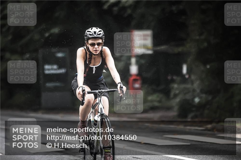 13.09.2026 - Stadtparktriathlon H.Heesch http://msf.ph/oto/10384550 13.09.2026 12:36:52 Radfahren 1081, 1138 meine-sportfotos.de