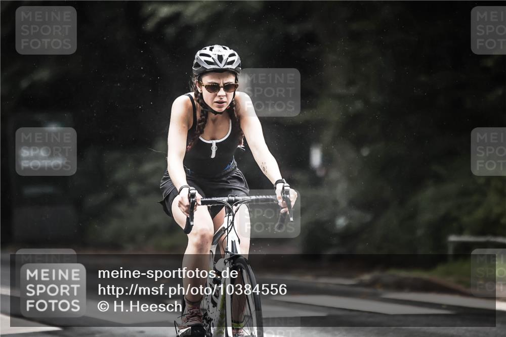 13.09.2026 - Stadtparktriathlon H.Heesch http://msf.ph/oto/10384556 13.09.2026 12:36:53 Radfahren 1081, 1138 meine-sportfotos.de