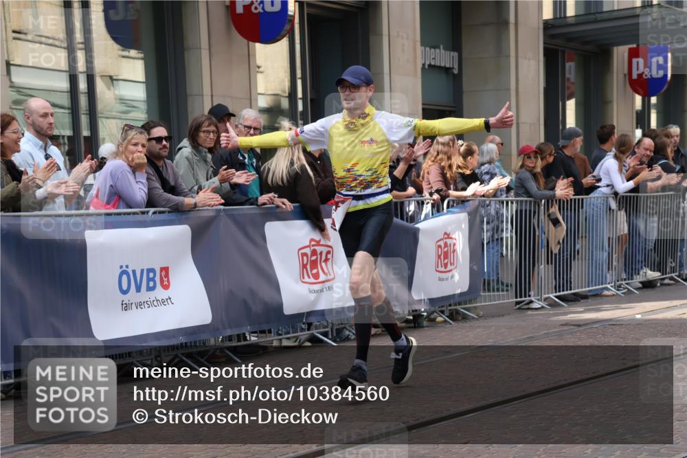 13.09.2026 - 21. swb-Marathon Bremen Strokosch-Dieckow http://msf.ph/oto/10384560 13.09.2026 12:50:56 Ziel 858, 1453, 1639, 3617, 13033, 668, 1214, 1639 meine-sportfotos.de