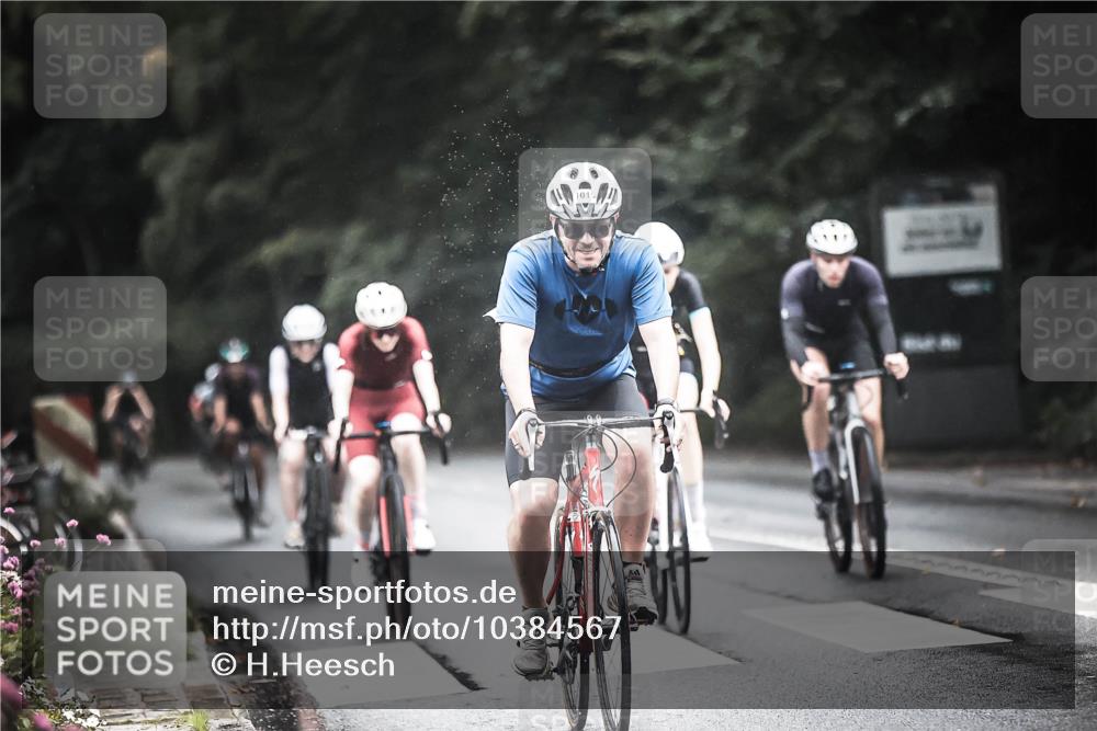 13.09.2026 - Stadtparktriathlon H.Heesch http://msf.ph/oto/10384567 13.09.2026 12:37:05 Radfahren 979, 1015, 1087, 1088, 1120, 1121, 1137 meine-sportfotos.de