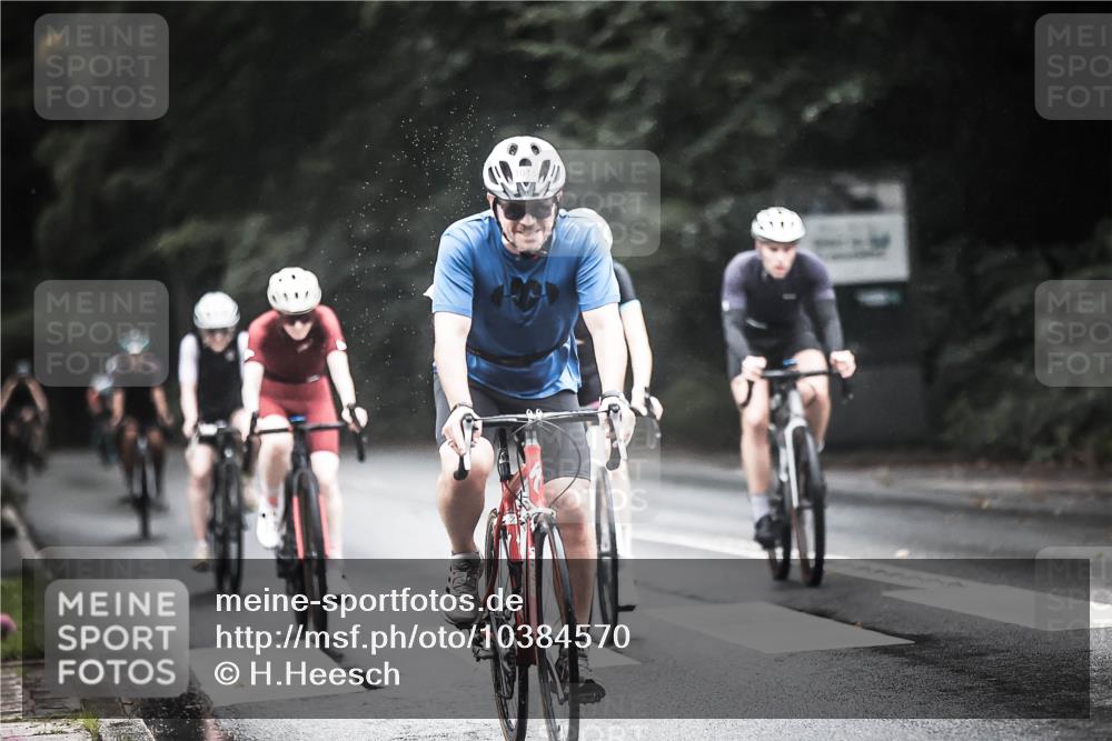13.09.2026 - Stadtparktriathlon H.Heesch http://msf.ph/oto/10384570 13.09.2026 12:37:05 Radfahren 979, 1015, 1087, 1088, 1120, 1121, 1137 meine-sportfotos.de