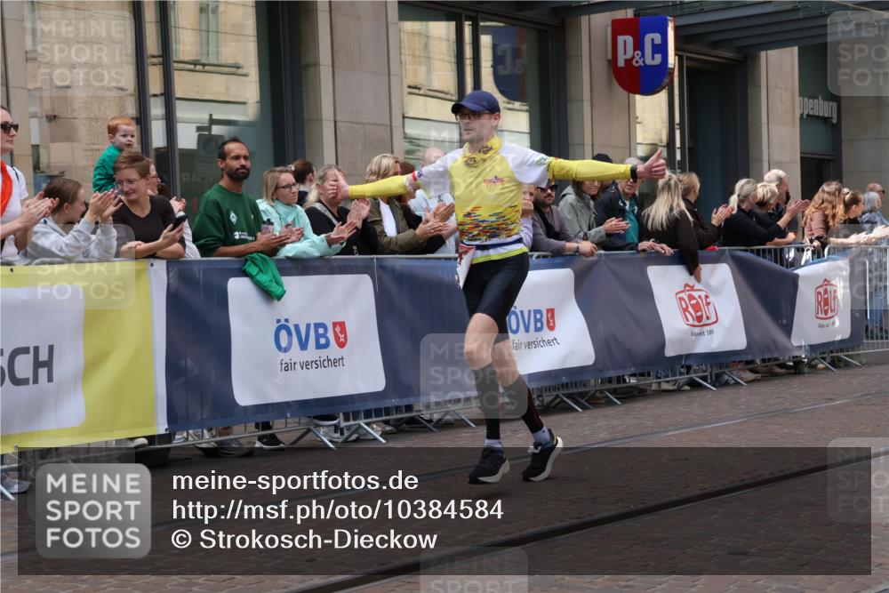 13.09.2026 - 21. swb-Marathon Bremen Strokosch-Dieckow http://msf.ph/oto/10384584 13.09.2026 12:50:57 Ziel 858, 1453, 3617, 13033, 668, 1214, 1639 meine-sportfotos.de