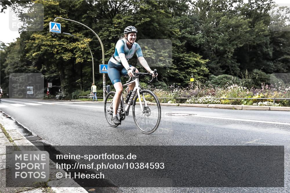 13.09.2026 - Stadtparktriathlon H.Heesch http://msf.ph/oto/10384593 13.09.2026 11:21:01 Radfahren 618, 621, 665, 745, 806 meine-sportfotos.de