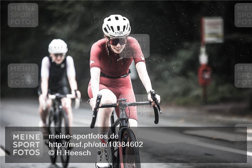 13.09.2026 - Stadtparktriathlon H.Heesch http://msf.ph/oto/10384602 13.09.2026 12:37:07 Radfahren 979, 1015, 1087, 1088, 1120, 1121, 1137, 1302 meine-sportfotos.de