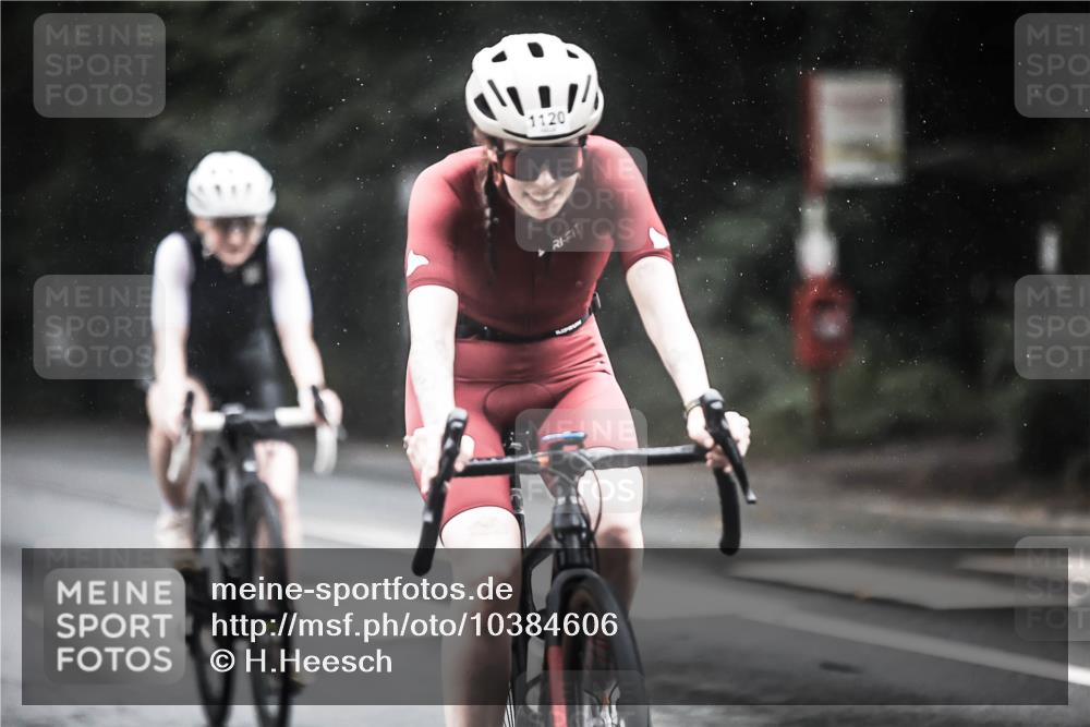 13.09.2026 - Stadtparktriathlon H.Heesch http://msf.ph/oto/10384606 13.09.2026 12:37:07 Radfahren 979, 1015, 1087, 1088, 1120, 1121, 1137, 1302 meine-sportfotos.de