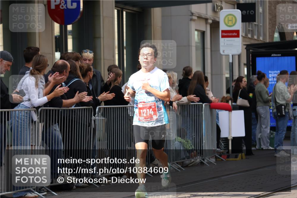 13.09.2026 - 21. swb-Marathon Bremen Strokosch-Dieckow http://msf.ph/oto/10384609 13.09.2026 12:51:00 Ziel 858, 1453, 3617, 13033, 668, 1214, 1639 meine-sportfotos.de