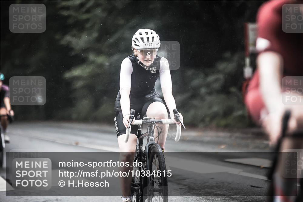 13.09.2026 - Stadtparktriathlon H.Heesch http://msf.ph/oto/10384615 13.09.2026 12:37:08 Radfahren 979, 1015, 1087, 1088, 1120, 1121, 1137, 1302 meine-sportfotos.de