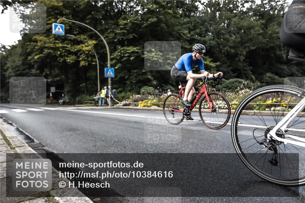 13.09.2026 - Stadtparktriathlon H.Heesch http://msf.ph/oto/10384616 13.09.2026 11:21:11 Radfahren 696, 776, 781 meine-sportfotos.de