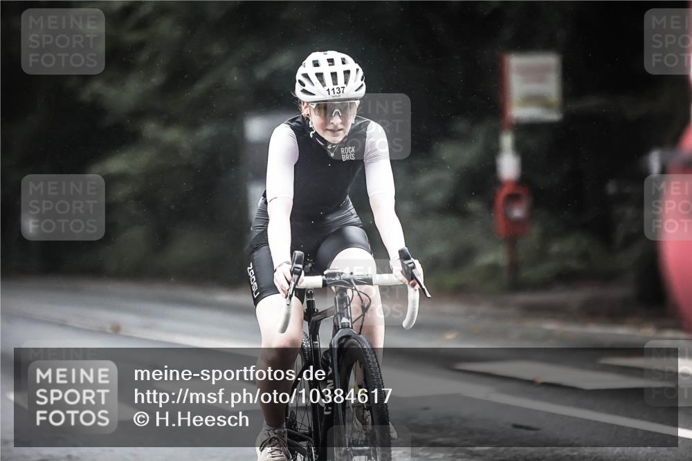 13.09.2026 - Stadtparktriathlon H.Heesch http://msf.ph/oto/10384617 13.09.2026 12:37:08 Radfahren 979, 1015, 1087, 1088, 1120, 1121, 1137, 1302 meine-sportfotos.de